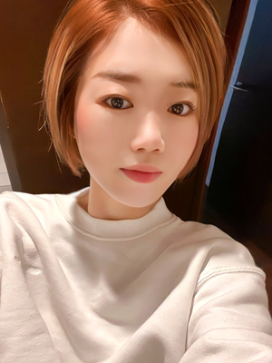 スレンダーなモデル体型美人