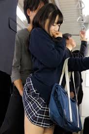 なに！！！電車内で痴漢オッケーのセクキャバだと！！！更にはVIP席【グリーン席】まであるだと！！！