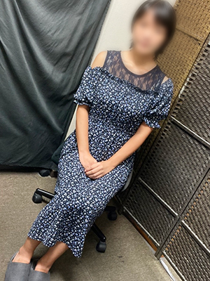 激安店でまさかの20代巨乳嬢。初々しいのにフェラテクは抜群！