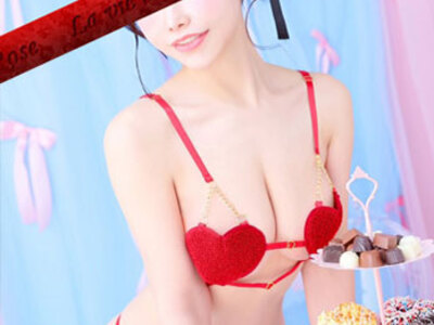 【吉原ソープ・NS】ラビアンローズの若菜、Hカップより先に唇の相性で落とされた夜